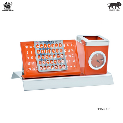 Wood Heart Desk Calendar with Clock & Pen Holder