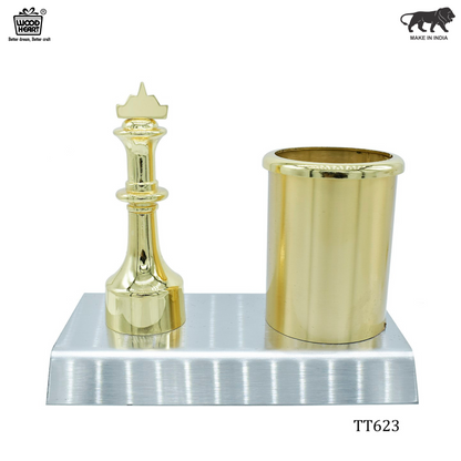 Wood Heart Chess King Pen Holder