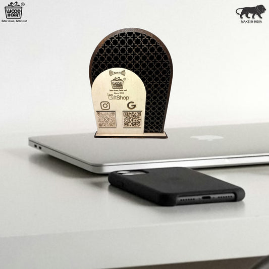 Wooden NFC & Dual QR Code Stand – GiftShop Edition with Lattice Design